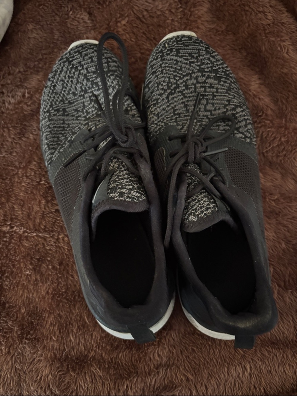 Reebok Women's Black Gray Knit Athletic Sneakers